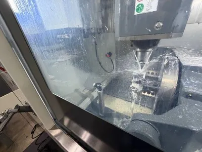 2023 HAAS UMC-750 Vertical Machining Centers | Machinery Network (6)