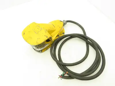Square D 9002 Foot Pedal Operator Switch Control Sheild & Base 600VAC