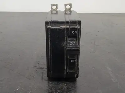 USED SQUARE D QOB230
