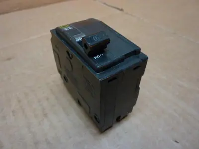 USED SQUARE D QO220