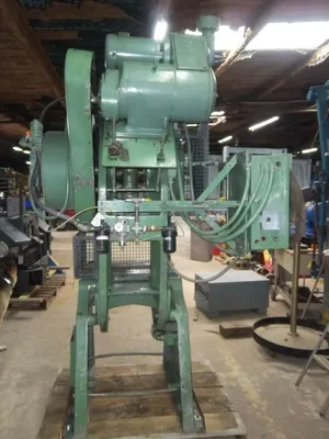 Used _UNKNOWN_ _UNKNOWN_ O.B.I. Presses Louisiana US | Pinpoint Machine #1443812