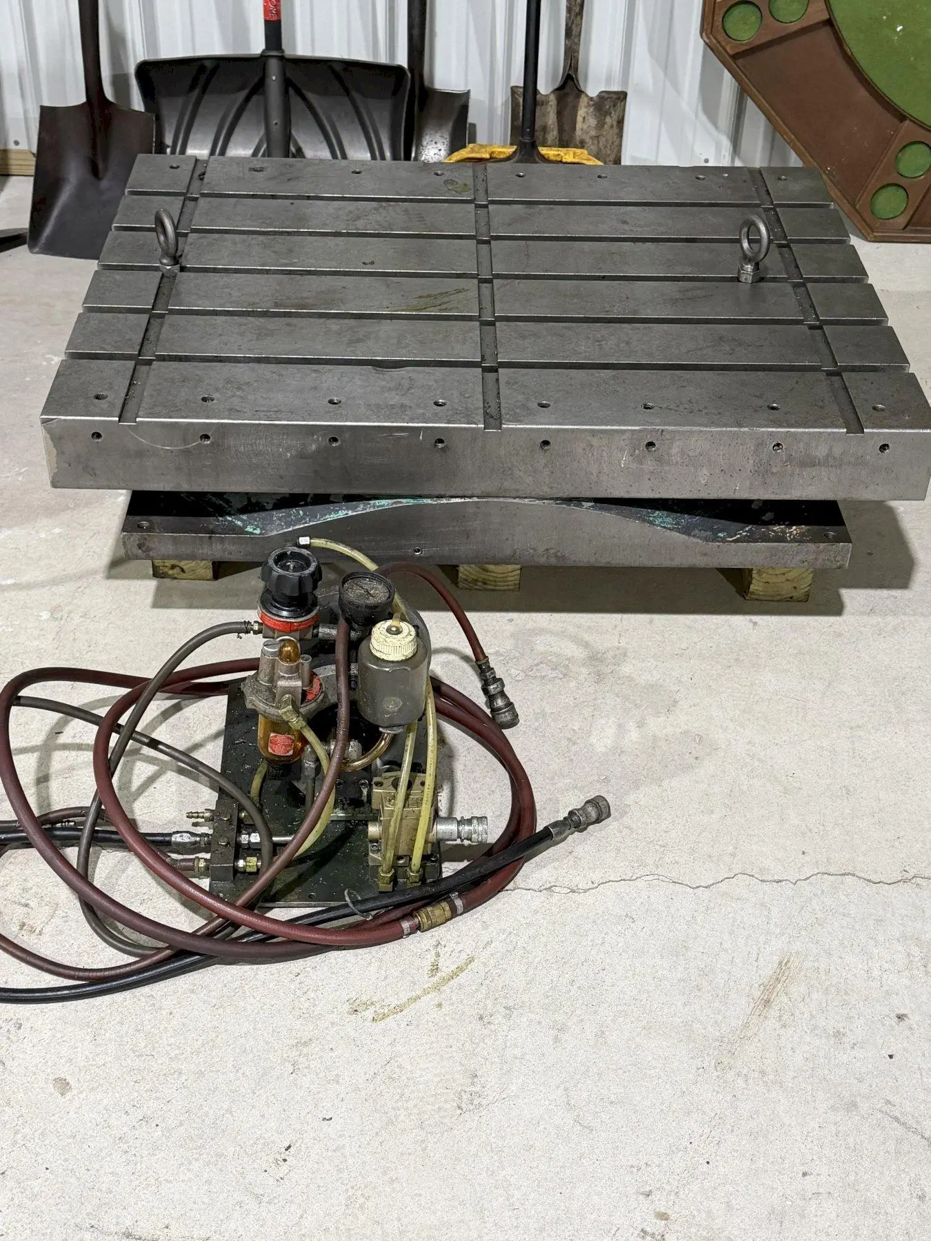 32" x 42" Air Lift Rotary Table