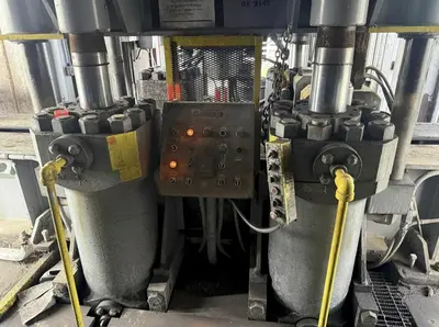 2000 TON HEAVY DUTY 4-POST HYDRAULIC STRAIGHTENING PRESS. STOCK # 0543726