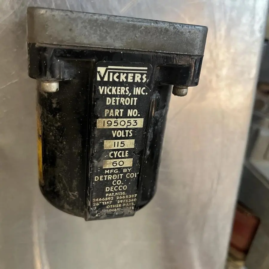 Used VICKERS 195053 Solenoid Valves Ohio US | Surplus Asset Holdings #1578772