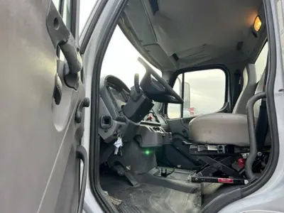 Used 2010 FREIGHTLINER BUSINESS CLASS M2112 Cab Chassis trucks Washington US | Puget Sound Truck Sales #1546504
