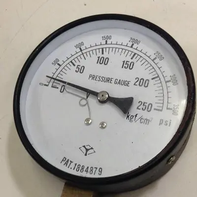 GENERIC Pressure Gauge GAUGE301 Used