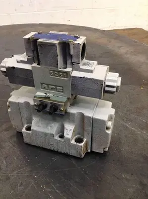 USED YUKEN DSHG-04-3C11-C2-ET-D24-50