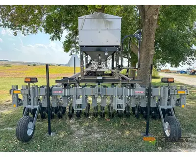 Used HINIKER _UNKNOWN_ Seeders Iowa US | Keast Enterprises #1360324