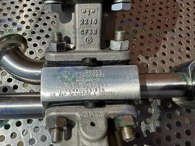USED 2 ITT PURE FLO ADVANTAGE STAINLESS STEEL DIAPHRAGM VALVE W/ 1" SANITARY FITTINGS