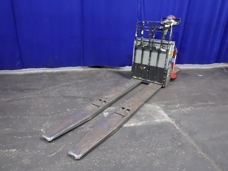 Used THE RAYMOND CORPORATION 8410 Pallet Jacks Ohio US | HGR 24 #743398