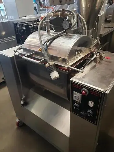 Bsin S.S Vertical Vacuum Mixer 60 kg