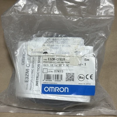 NEW Omron E3ZM-CT82B