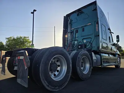 USED 2012 FREIGHTLINER CASCADIA 125