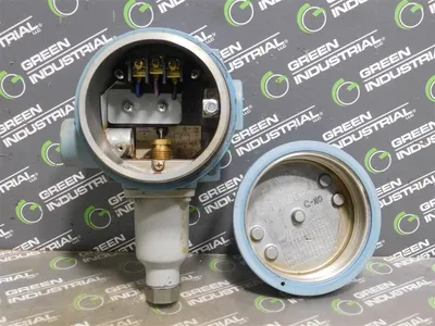 United Electric J120-270 95764 Pressure Switch 15A 480VAC 200 PSI MWP Used