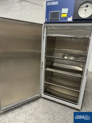 USED Environmental Specialties 33.8 Cu Ft Environmental Specialties Environmental Chamber, Model ES2000 CS