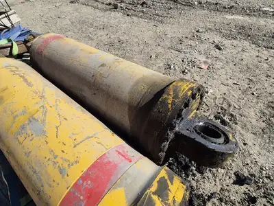 830E-DC LH Hoist Cylinder - 45,217 hrs