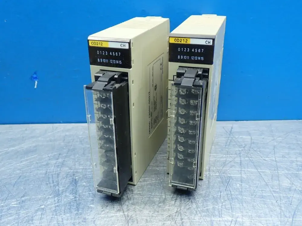 USED OMRON C200HOD212