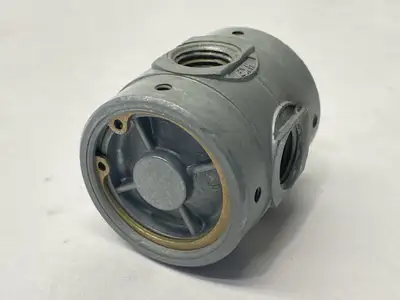USED HUMPHREY AIR PILOTED 3-WAY VACUUM VALVE