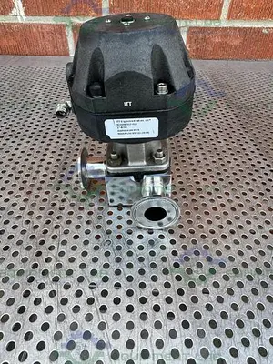 USED ITT PURE FLO ADVANTAGE B209  3 - WAY DIAPHRAGM VALVE W/ 1" SANITARY FITTING