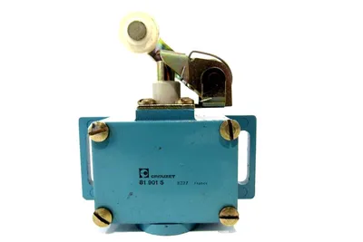 NEW CROUZET 81 901 5 ROLLER LEVER LIMIT SWITCH 819015