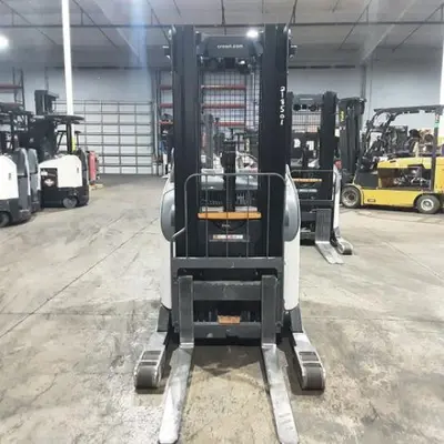 USED 2019 CROWN RR5725-45
