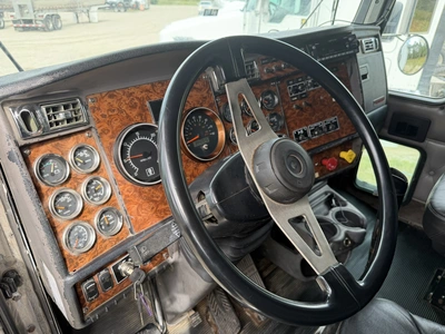 Used 2002 KENWORTH T800 TRUCK TRACTOR Conventional trucks Michigan US | Miedema Asset Management Group #1709451