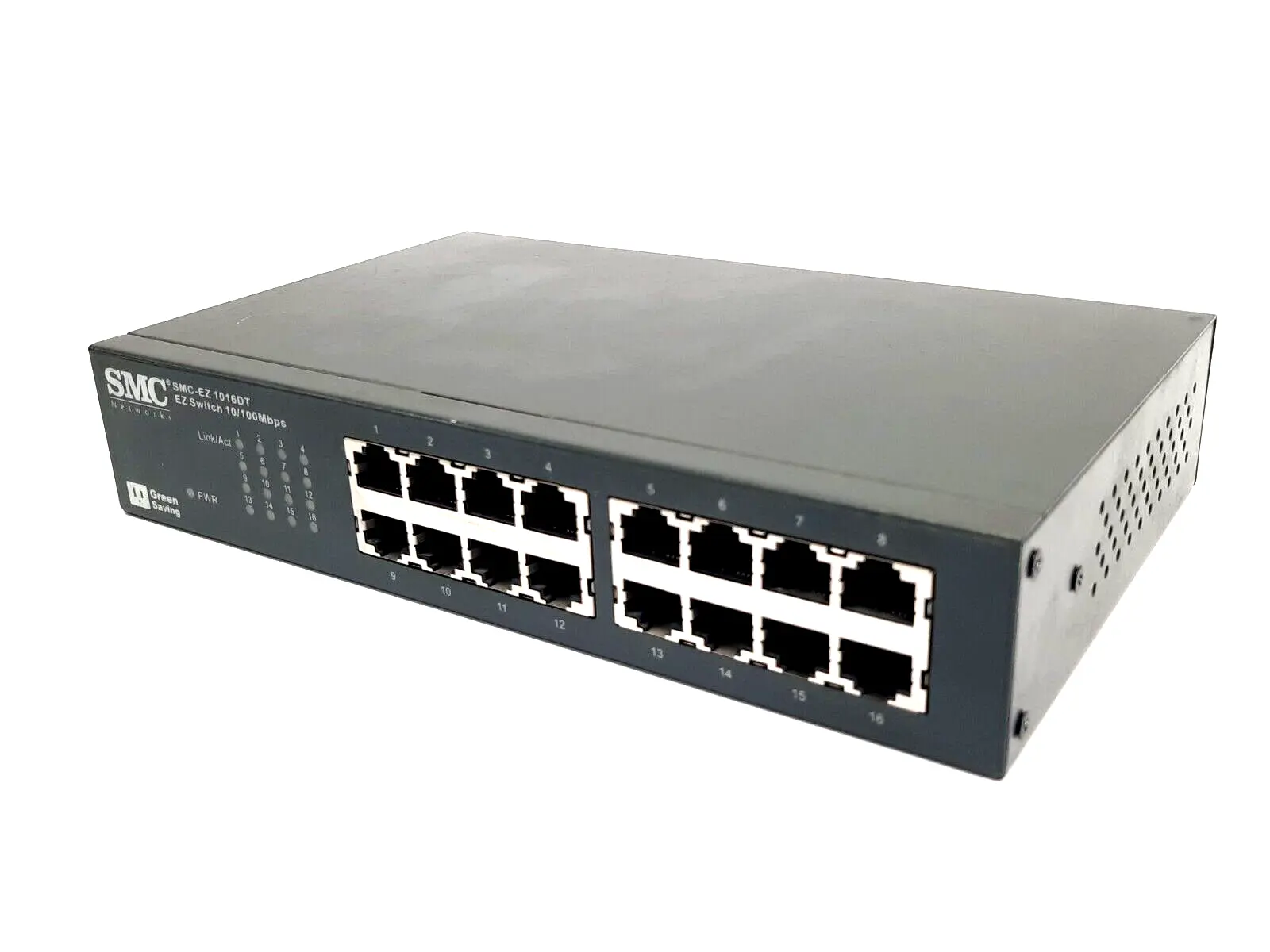 SMC-EZ1016DT | Unmanaged Fast Ethernet Switch, 16-Ports RJ-45 10/100 Mbps - Used