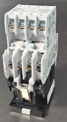 Eaton Cutler Hammer C320KGT17 Auxiliary Contact Block Series A2 (BIN412)