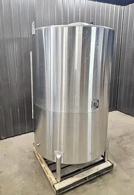 Used 900 Gallon Tank, Stainless Steel
