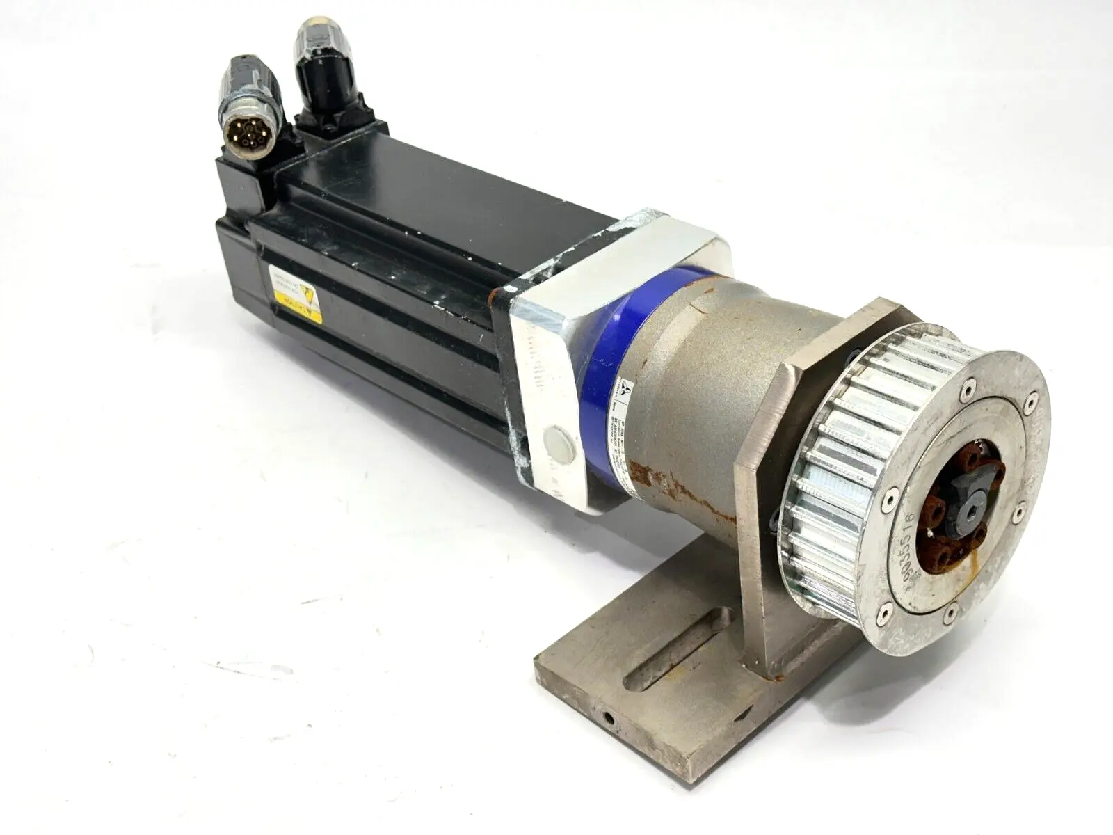 Used Allen-Bradley MPL-B330P-MK74AA, NP 025S-MF1-10-1D1-1S Servo Motors Michigan US | Maverick Industrial Sales #1465237