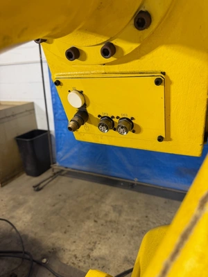 2005 FANUC R2000IA/125L 6 Axis Robots | K.B. Industries LLC (5)