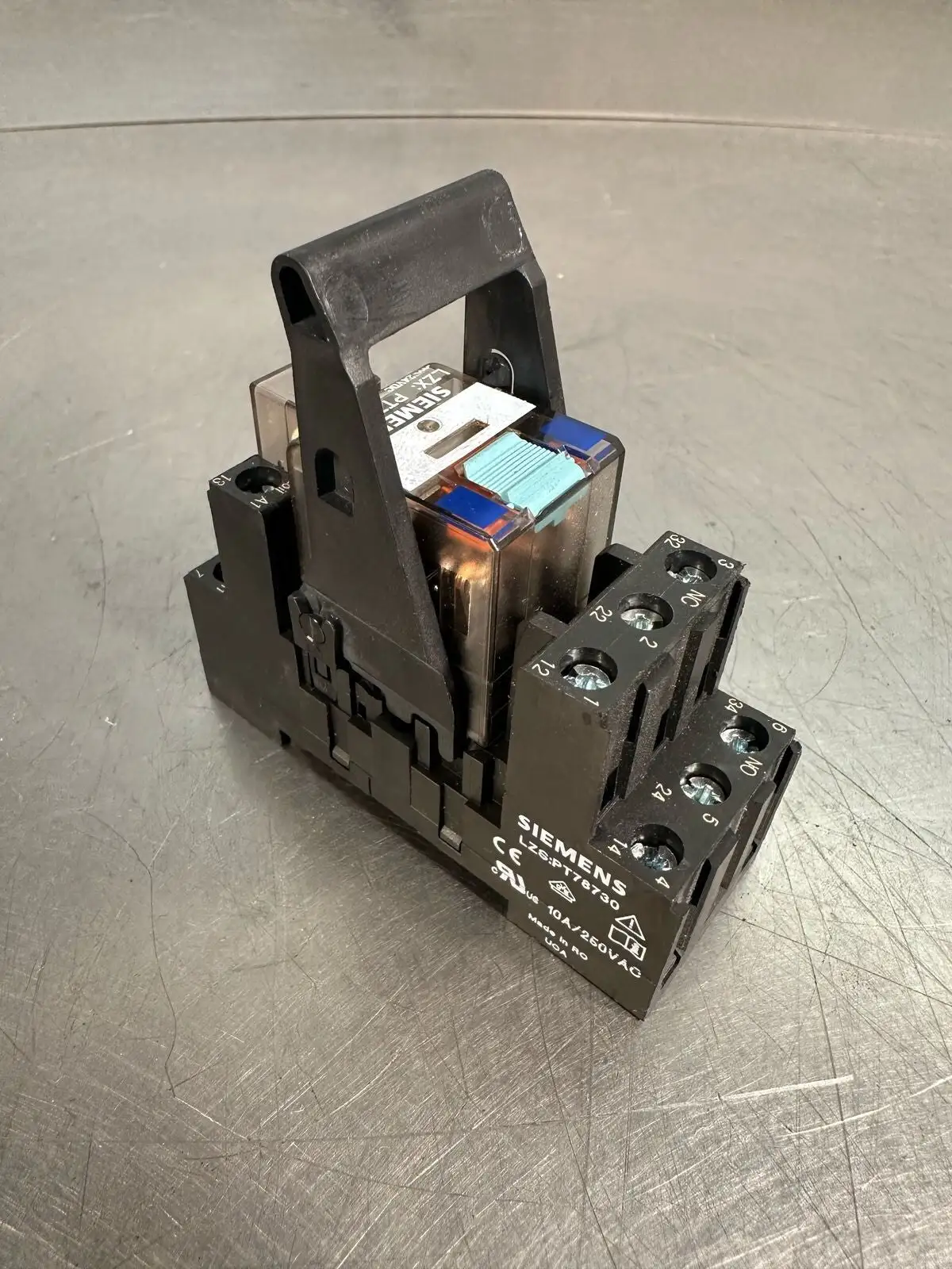 Siemens PT370024 24VDC 10 Amp 250VAC Plug-In Relay with PT78730 (7.4.3)