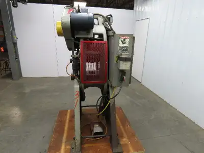 L & J No 18 Mechanical Punch Press 18 Ton 2.5" Stroke 6.25 Throat 230/460V
