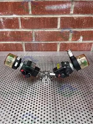 USED 2 ITT ADVANTAGE 3 WAY STAINLESS STEEL DIAPHRAGM VALVES W/ VALVE POSITIONER