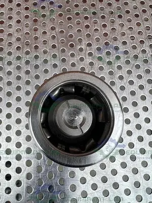 USED SWAGELOK QTM8-316 STAINLESS STEEL FEMALE QUICK CONNECT FITTING