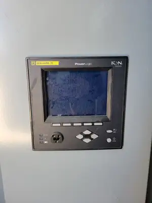 5kV Motor Control Center (MCC) Unit w/ (4) Breakers & (2) Load-Break Switches