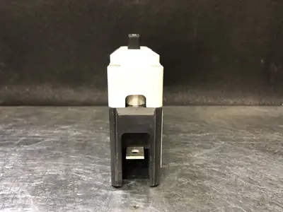NEW CUTLER-HAMMER EHD1015
