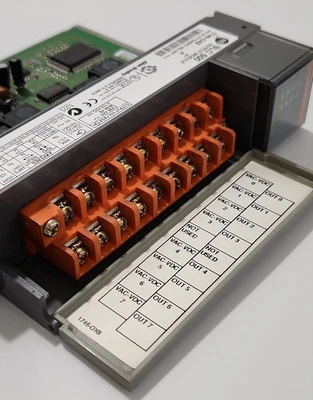 USED Allen-Bradley 1746-OX8