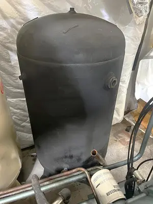 USED 1999 SAYLOR-BEALL 25DR SCREW TYPE AIR COMPRESSOR