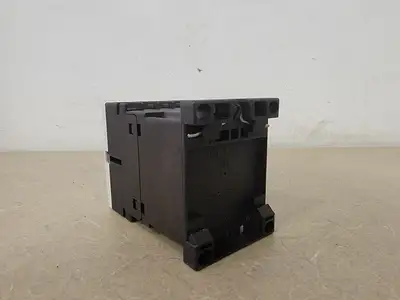 NEW SIEMENS 3RT10151AK61