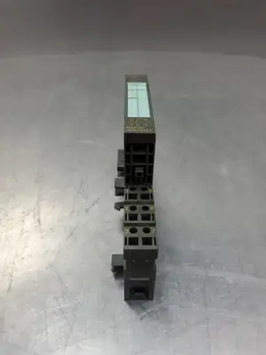 USED Siemens 6ES7131-4BD01-0AA0 4DI 24VDC Module w/TM-E15C23-01 Base