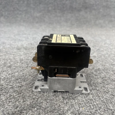 Used GE CR353AD3BH1 Relays & Switches California US | Davliegogo LLC #1725462