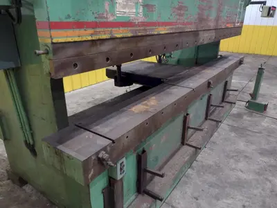 250 TON X 12' ACCURPRESS MODEL #725012 HYDRAULIC PRESS BRAKE: YOBRO #24251