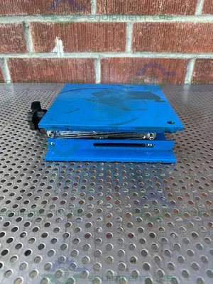Unknown 8" x 8" x 12" Table-Top Lab Jack