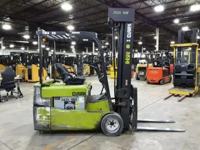 USED 2020 CLARK TMX25