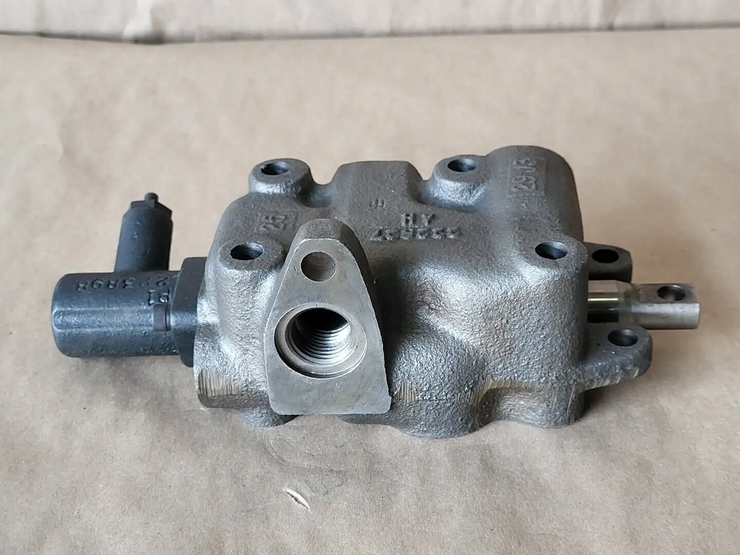 NEW EATON 222627