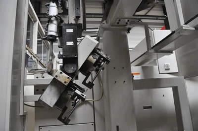 USED OKUMA 2SP-30H TWIN SPINDLE CNC + GANTRY ROBOT