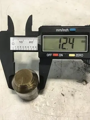 USED VICKERS 25-D10-30