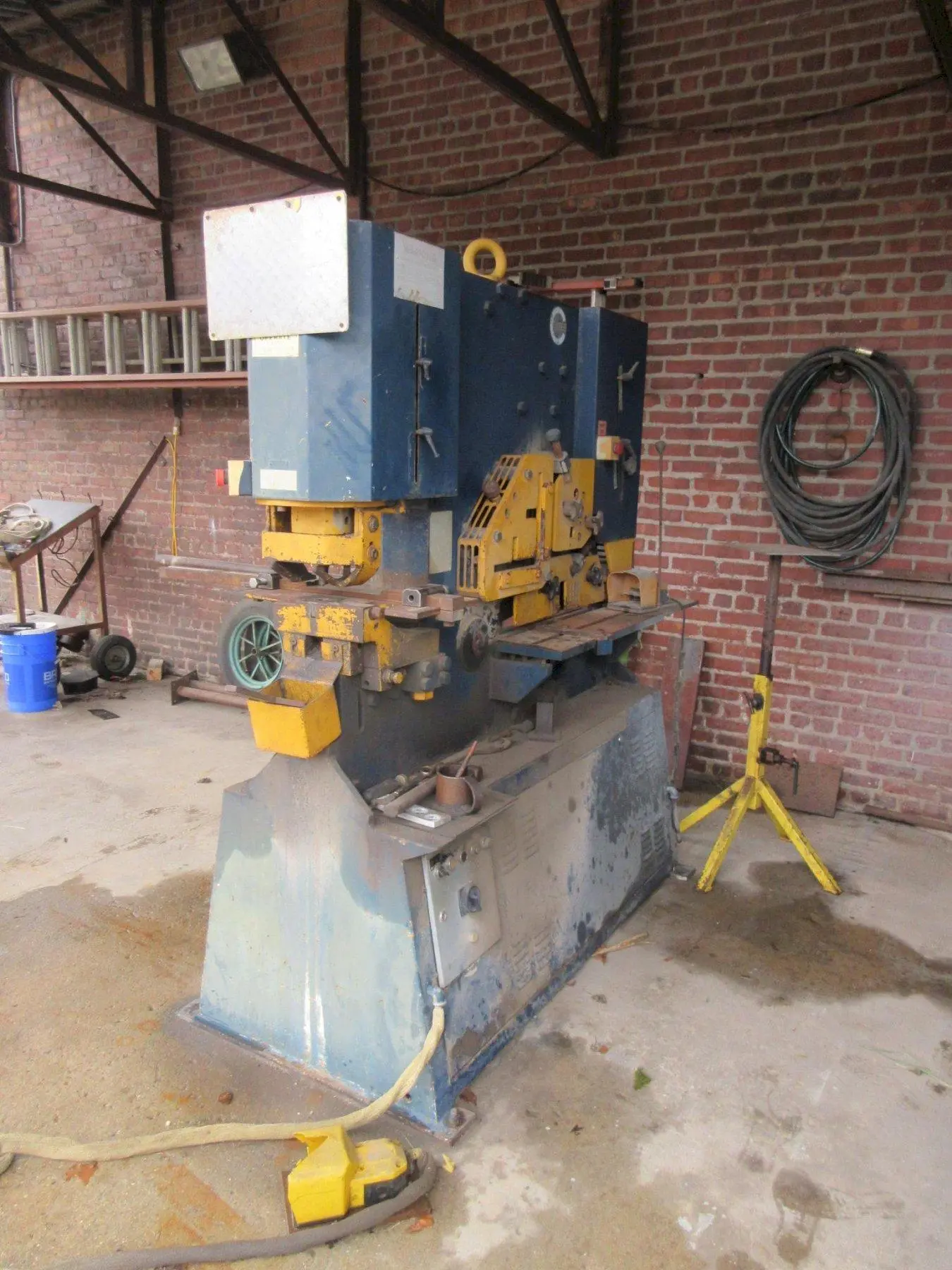 110 TON GEKA MODEL #HYD-110 HYDRUALIC IRONWORKER, NEW 1999: YOBRO #23975