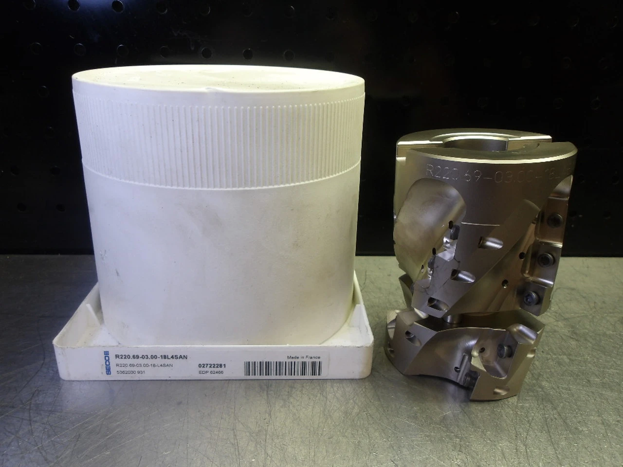 SECO 3" 4 Flute Milling Cutter 1.250" Arbor R220.69-03.00-18L4BAN (LOC187)